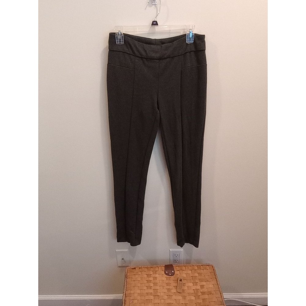 Hillary Bradley Gray straight leg pants size small made with 68% rayon 27% nylon